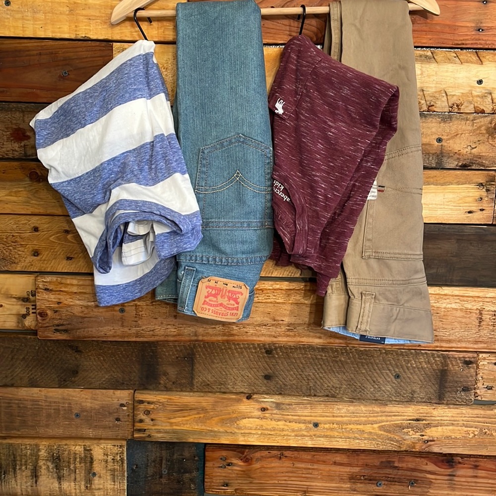 2 outfit boys bundle- Levi, Tommy Hilfiger, Abercrombie kids, Children’s place